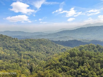 3012 Cloudburst Dr, Sevierville, TN 37862