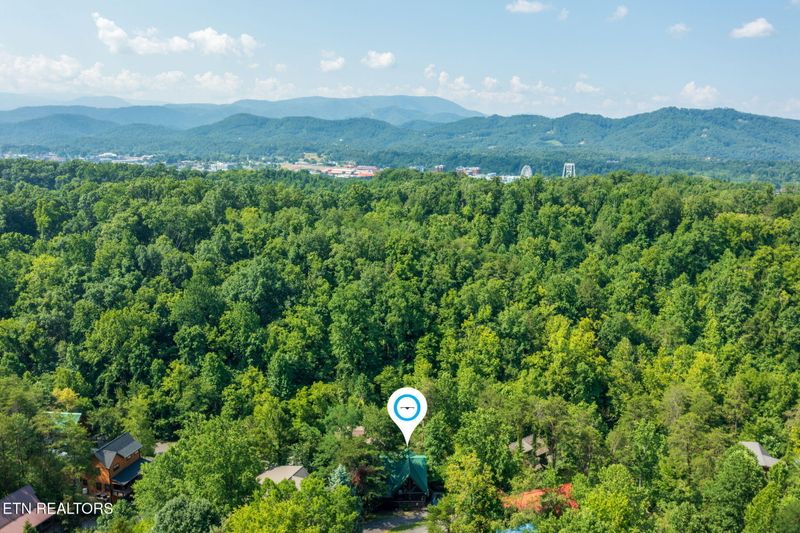 3012 Oak Tree Way, Pigeon Forge, TN 37863
