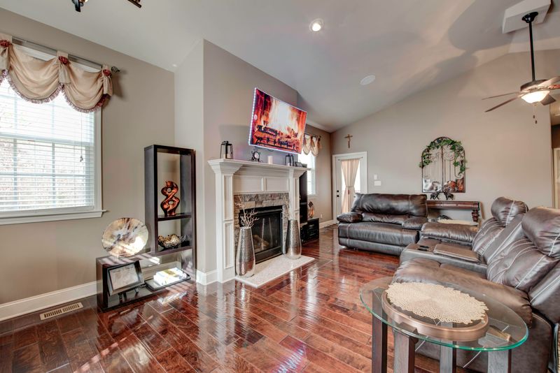 3013 Maple Knot Ln, Knoxville, TN 37931