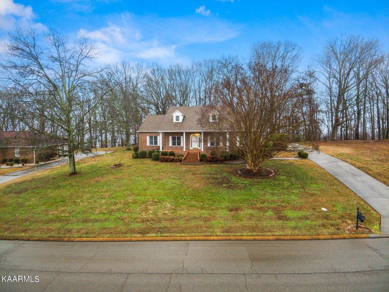 3014 Hawthorne St, Athens, TN 37303