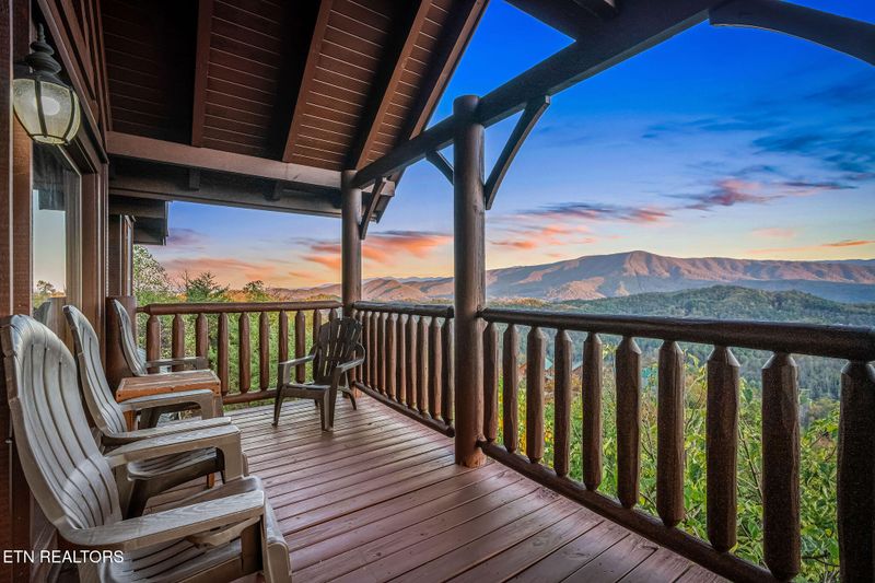 3014 Hickory Lodge Dr, Sevierville, TN 37862