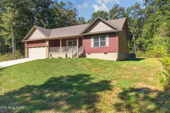 3015 Kiki Dr, Crossville, TN 38572