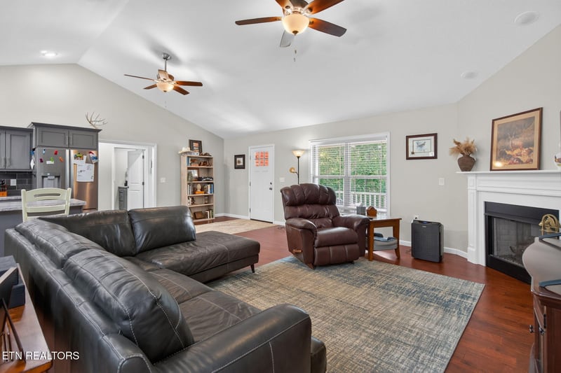 3015 Kiki Dr, Crossville, TN 38572