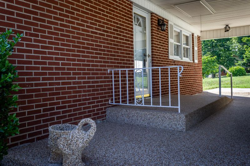 3017 Eloise Dr, Morristown, TN 37814