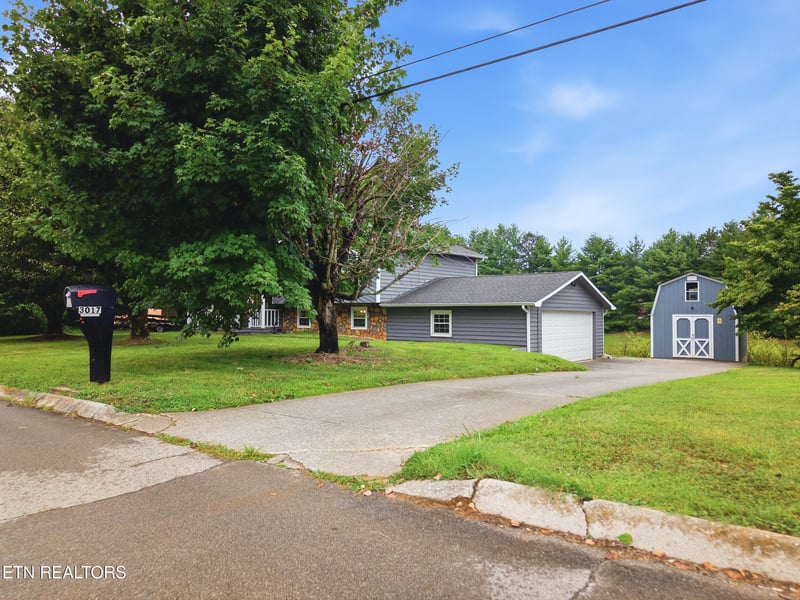 3017 Pleasant View Ave, Maryville, TN 37803