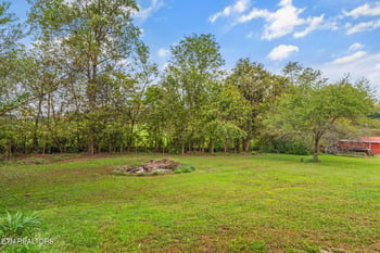3017 Roseberry Rd, Mascot, TN 37806