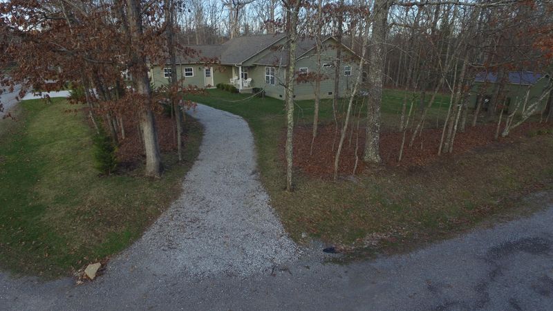 3018 Warpath Dr, Crossville, TN 38572