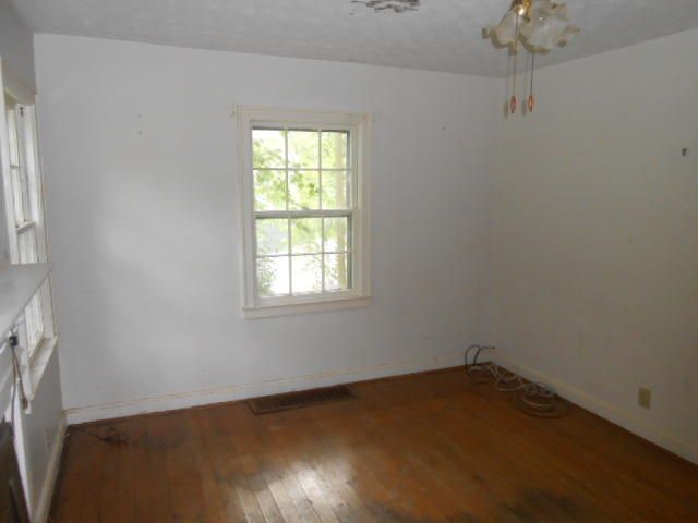 302 Colonial Dr, Knoxville, TN 37920