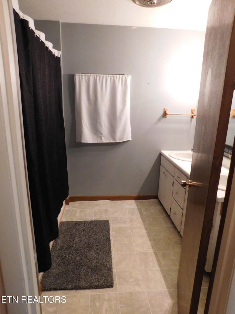 302 County Road 331, Sweetwater, TN 37874