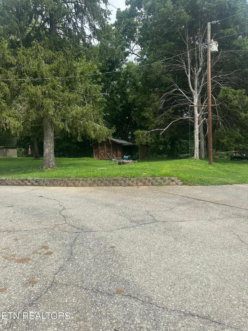 302 County Road 331, Sweetwater, TN 37874