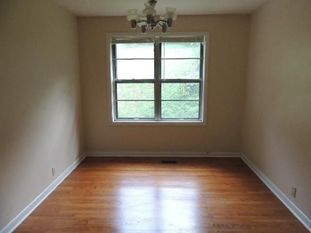 302 E Fourth Ave, Lenoir City, TN 37771