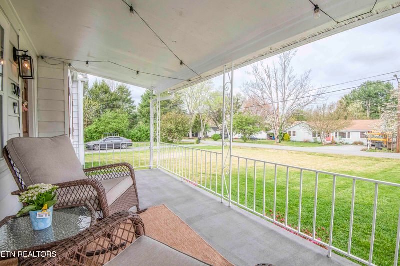 302 Hamilton Rd, Knoxville, TN 37920
