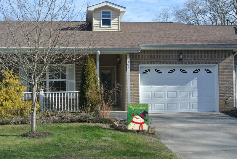 302 Jonelle Ct, Harriman, TN 37748