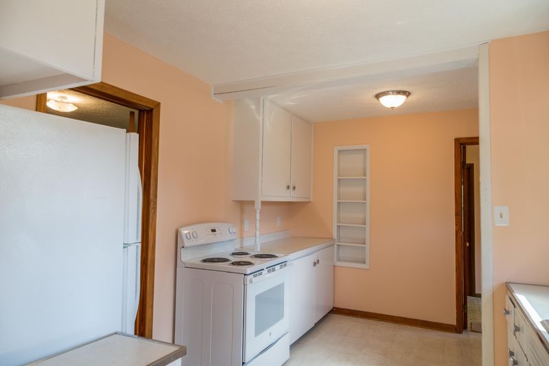 302 Kelsay Dr, Kingston, TN 37763