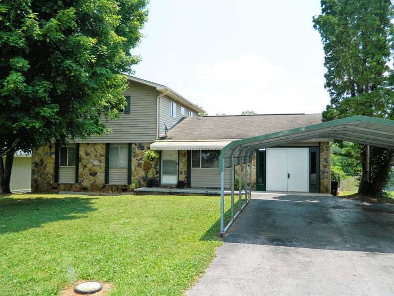 302 Kinzalow, Sweetwater, TN 37874