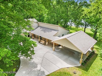 302 Lakecrest Dr, Harriman, TN 37748