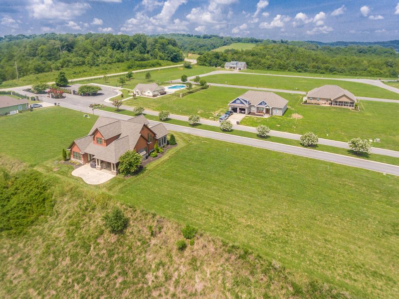302 Lighthouse Blvd, Loudon, TN 37774