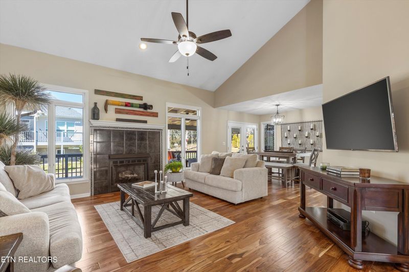 302 Mingo Dr, Loudon, TN 37774