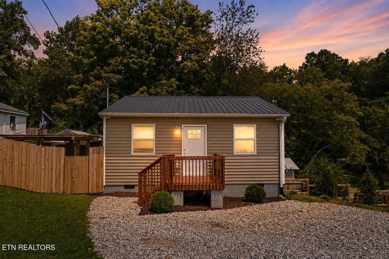 302 N 12th St, Lafollette, TN 37766
