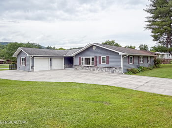 302 Park Vw, Pigeon Forge, TN 37863
