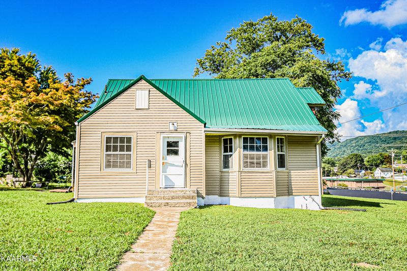 302 S 5th St, Lafollette, TN 37766