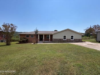 302 Sunset Ln, Harriman, TN 37748