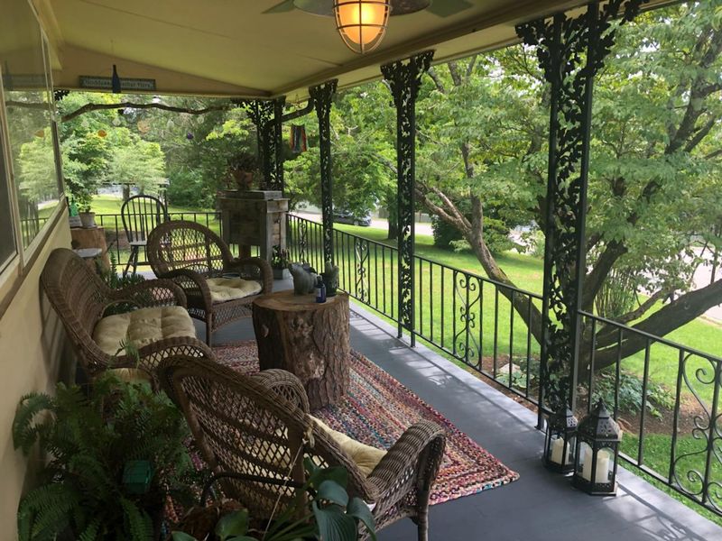 302 W Outer Dr, Oak Ridge, TN 37830