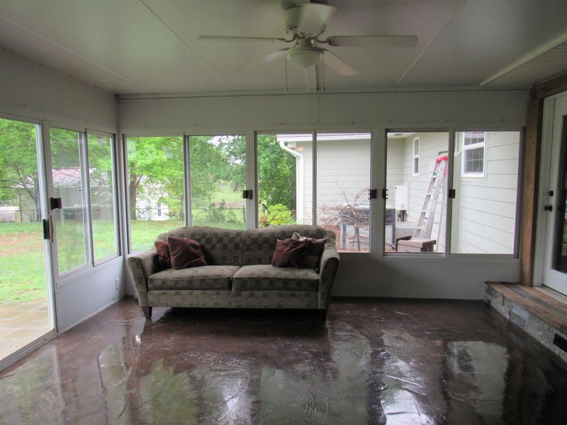 3021 Meadowview Dr, Kingston, TN 37763