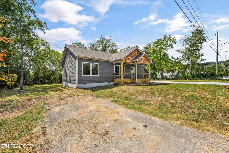 3021 Shelbourne Rd, Knoxville, TN 37917