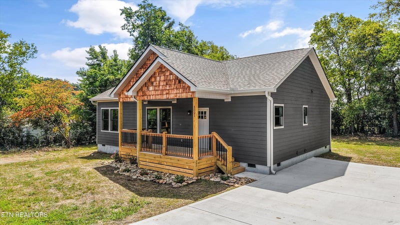 3021 Shelbourne Rd, Knoxville, TN 37917