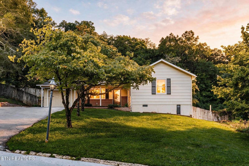 3021 Wenwood Dr, Knoxville, TN 37921