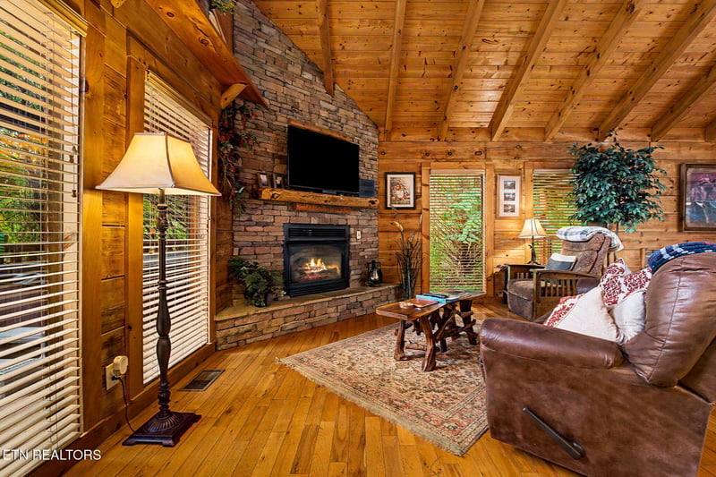 3022 Hatcher Mtn Rd, Sevierville, TN 37862