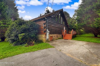 3022 Hatcher Mtn Rd, Sevierville, TN 37862