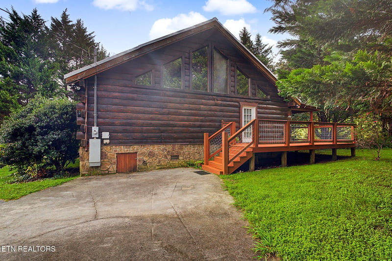 3022 Hatcher Mtn Rd, Sevierville, TN 37862
