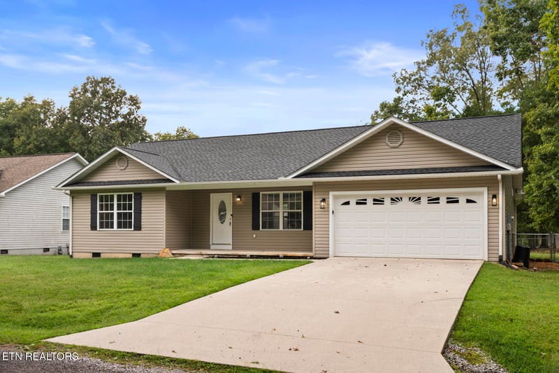 3023 Warpath Dr, Crossville, TN 38572
