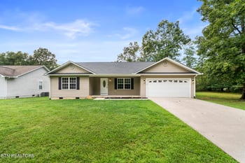 3023 Warpath Dr, Crossville, TN 38572