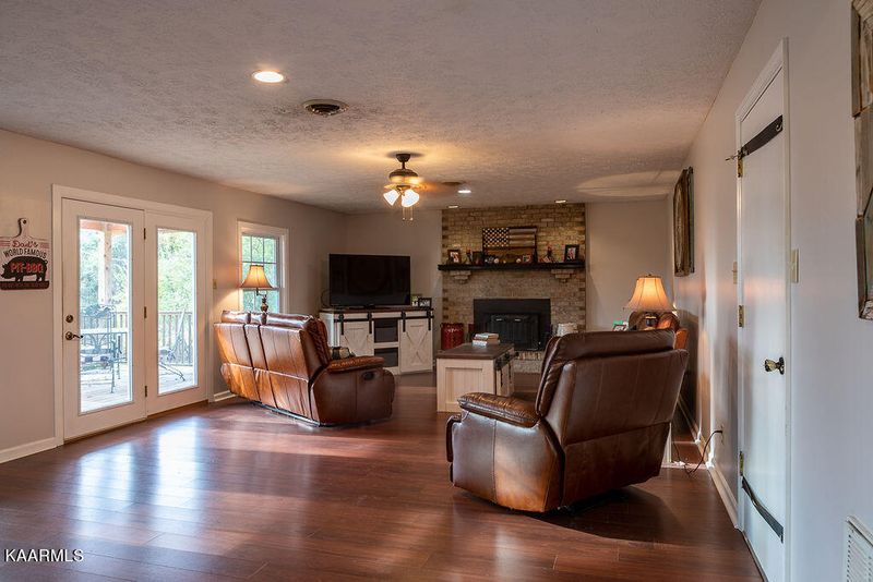 3025 Shropshire Blvd, Powell, TN 37849