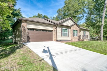 3029 Oklahoma Dr, Crossville, TN 38572