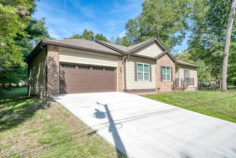 3029 Oklahoma Dr, Crossville, TN 38572