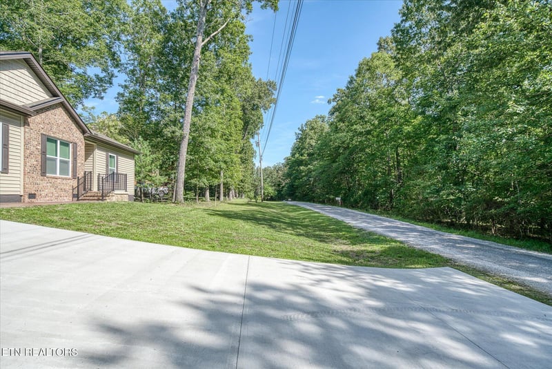 3029 Oklahoma Dr, Crossville, TN 38572