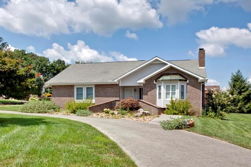 303 Chuniloti Cir, Loudon, TN 37774