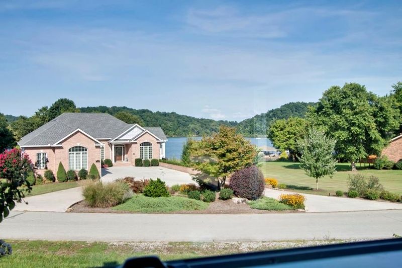 303 Chuniloti Cir, Loudon, TN 37774