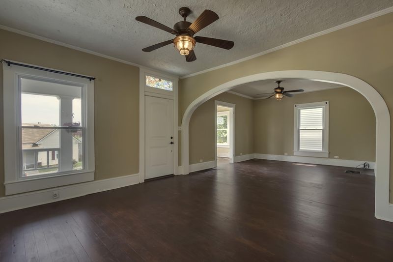 303 E 1st Ave, Lenoir City, TN 37771
