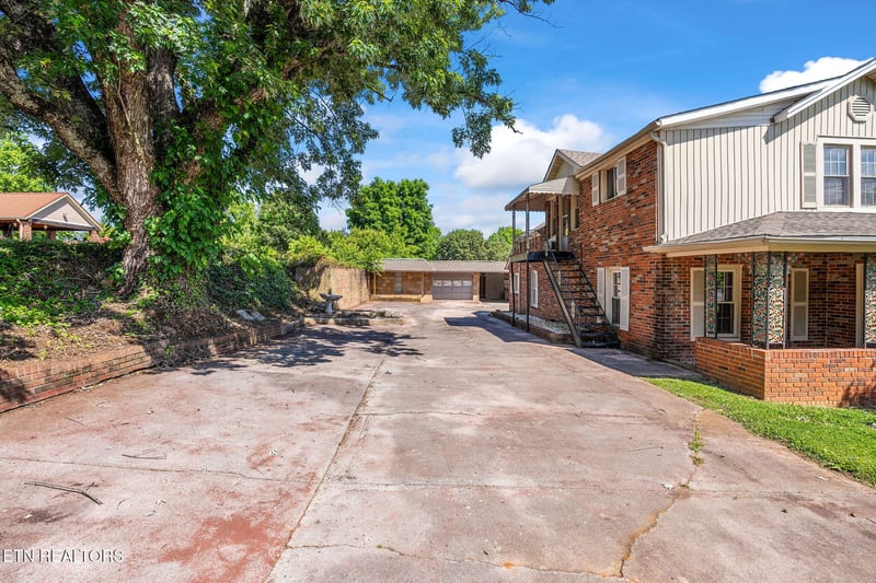 303 E Louise Ave, Morristown, TN 37813