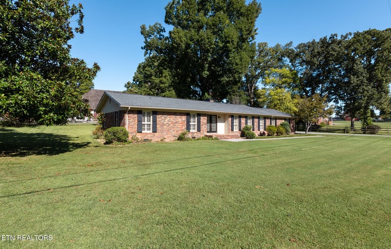 303 Greenhill Dr, Maryville, TN 37804