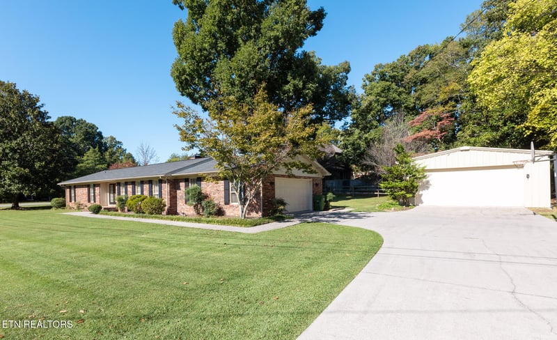 303 Greenhill Dr, Maryville, TN 37804