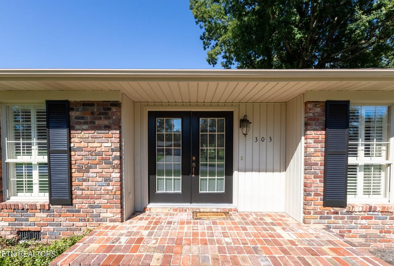 303 Greenhill Dr, Maryville, TN 37804