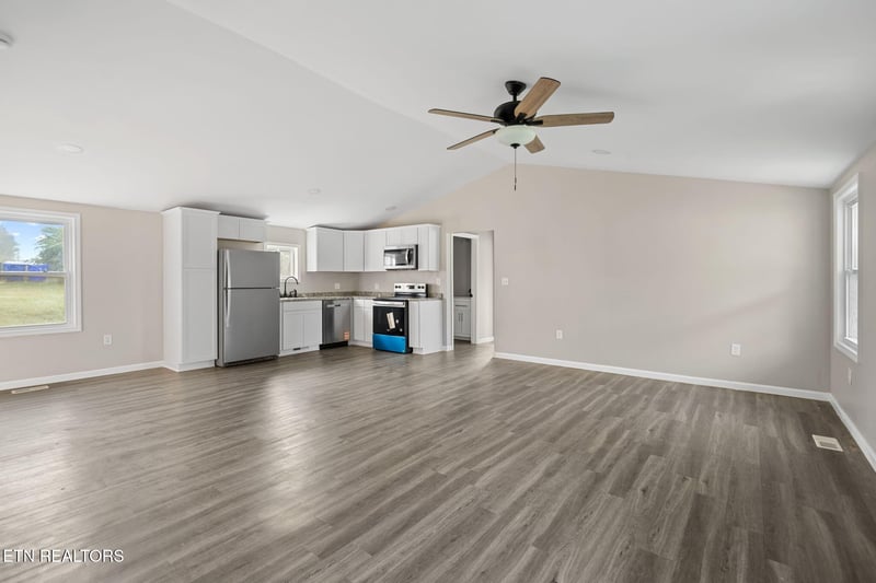 303 Hillcrest St, Clinton, TN 37716