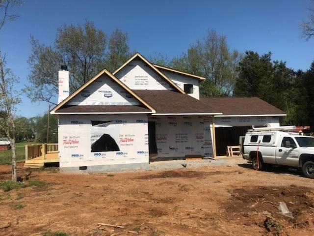 303 Lakeview Cove Dr, Loudon, TN 37774