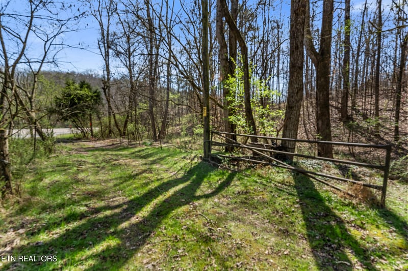 303 Montview Rd, Lenoir City, TN 37771